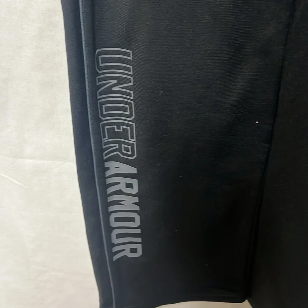 NWT Girls Under Armour coldgear joggers‎ loose fit black size YMD - Picture 2 of 6